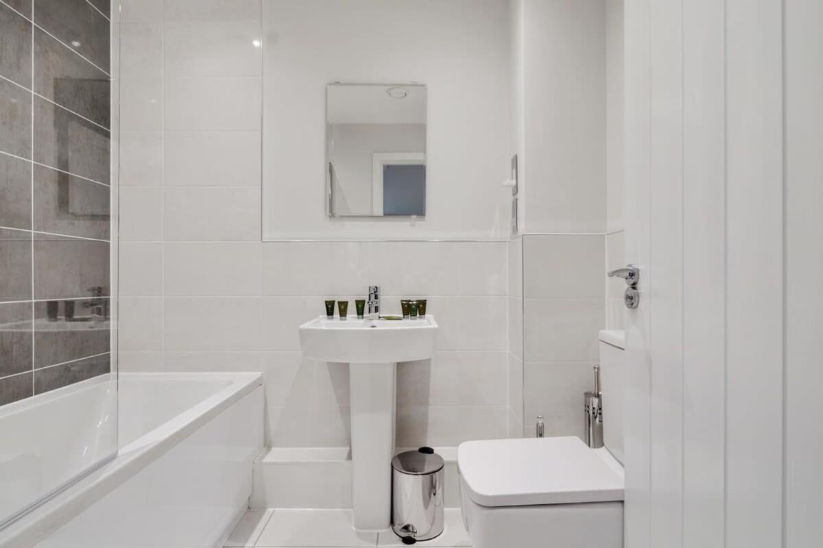 לידס Beautiful 2 Bed Apartment In A Converted Mill מראה חיצוני תמונה